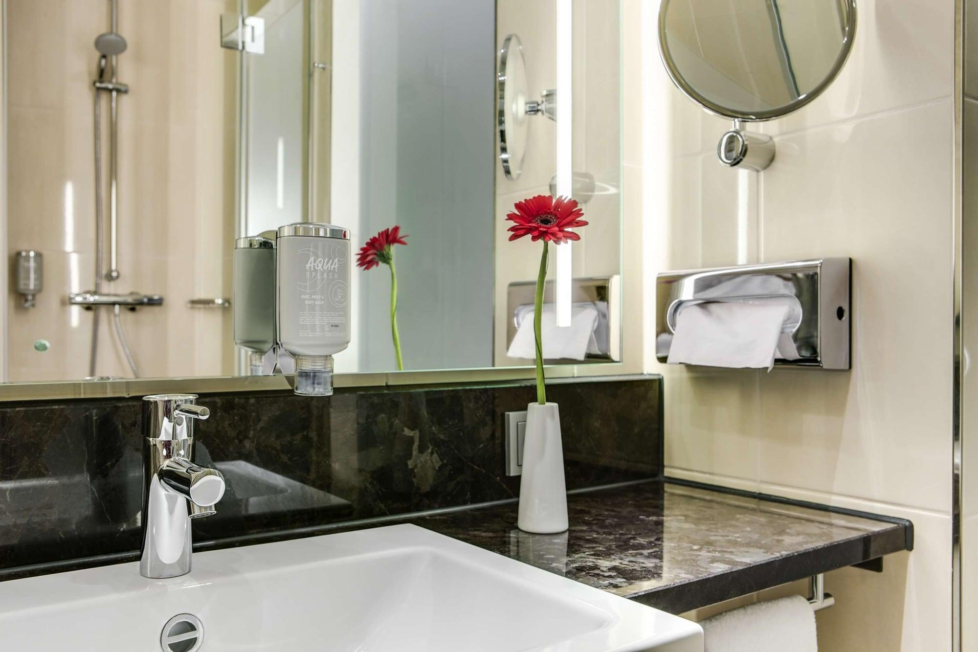 Hotel Intercityhotel 4*